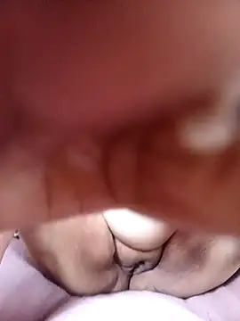 yummyhottie-clit online show from November 6, 2025, 2:40 pm