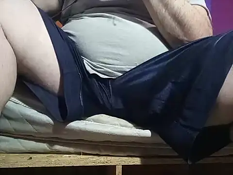 BabyBearMilk online show from November 19, 2025, 10:43 pm