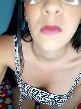 Snapshot of Thaamara_09 chatting on September 11, 2025, 3:06 am Thaamara 09 online show from September 11, 2025, 3:06 am