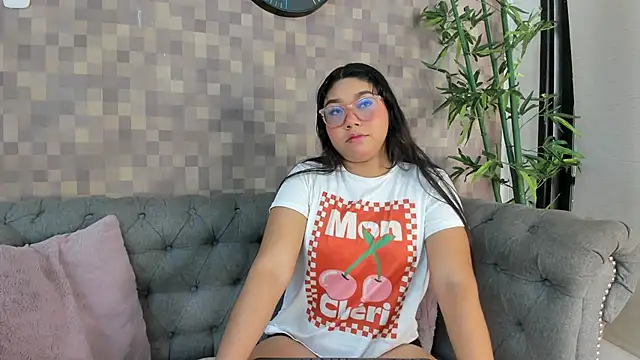 Snapshot of shanon_marel chatting on November 2, 2025, 12:18 pm shanon marel online show from November 2, 2025, 12:18 pm