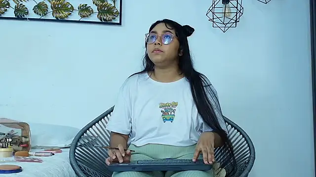 Snapshot of shanon_marel chatting on November 10, 2025, 12:15 pm shanon marel online show from November 10, 2025, 12:15 pm