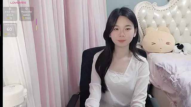 Cand0 online show from May 13, 2026, 2:58 pm