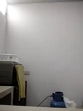 Nala1986 online show from November 28, 2025, 3:36 pm