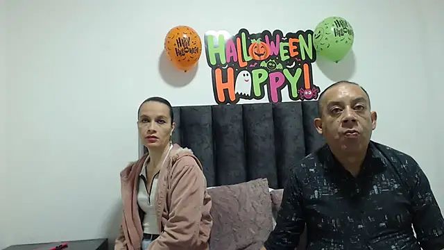 GabrielandAbigail online show from October 6, 2025, 1:19 pm