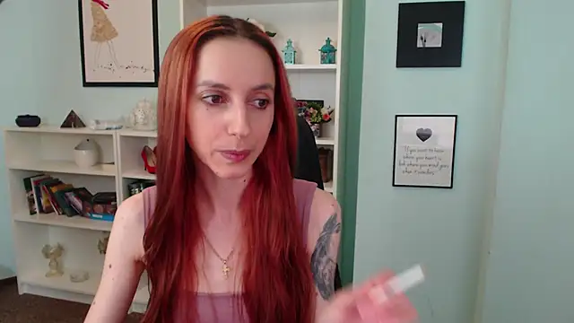 Julia Jae online show from October 28, 2025, 6:39 am