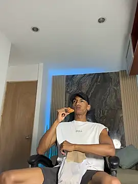 JulienSaint online show from September 12, 2025, 12:16 pm