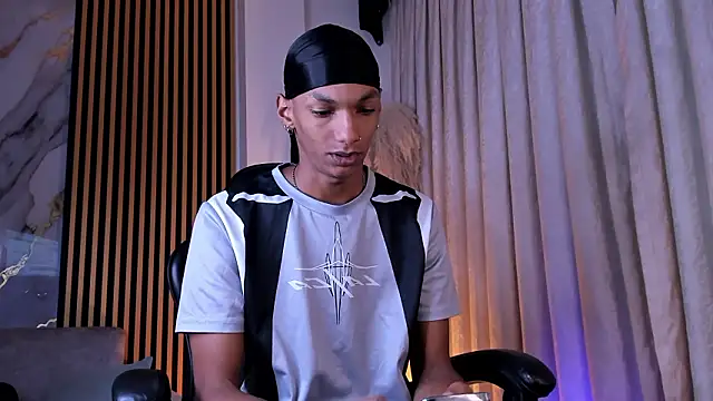 JulienSaint online show from March 13, 2026, 11:39 am