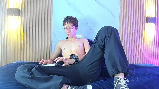 Snapshot of IM_DAREN chatting on November 4, 2025, 11:42 am IM DAREN online show from November 4, 2025, 11:42 am