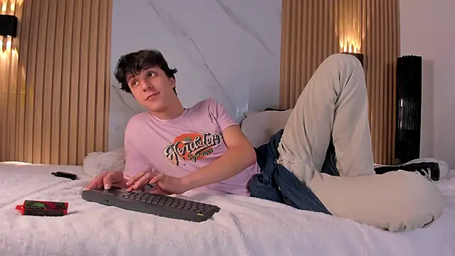 Snapshot of IM_DAREN chatting on November 13, 2025, 3:16 am IM DAREN online show from November 13, 2025, 3:16 am