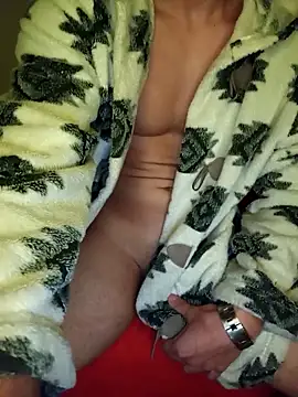 samio37 online show from March 3, 2026, 9:21 pm