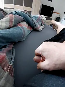 nikfu274 online show from April 8, 2026, 7:41 am