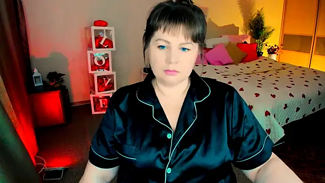 CrystaalStaar online show from February 18, 2026, 7:32 pm