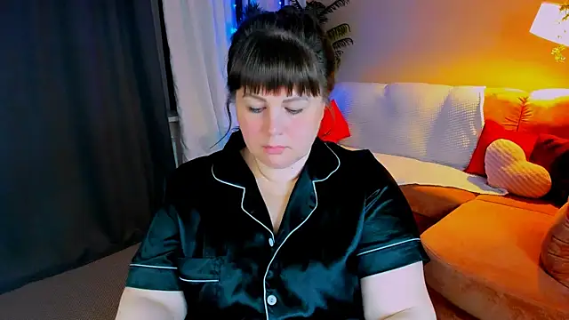 Snapshot of CrystaalStaar chatting on May 10, 2026, 6:24 pm CrystaalStaar online show from May 10, 2026, 6:24 pm