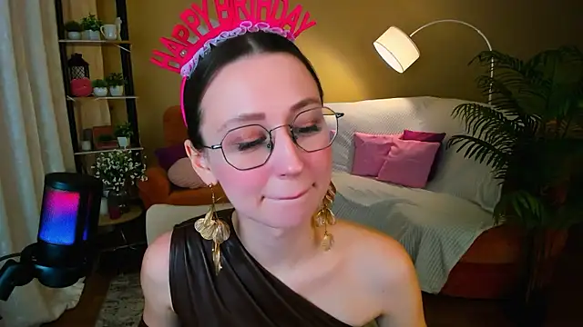 YourLovellyStory online show from January 18, 2026, 4:55 pm