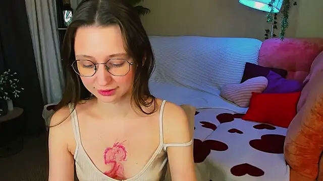 YourLovellyStory online show from May 30, 2026, 4:37 pm