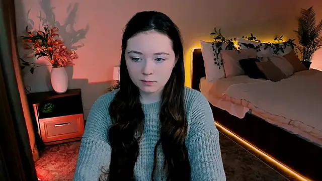 AlluringLookk online show from September 14, 2025, 3:16 am