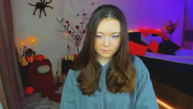 AlluringLookk online show from October 27, 2025, 12:09 pm