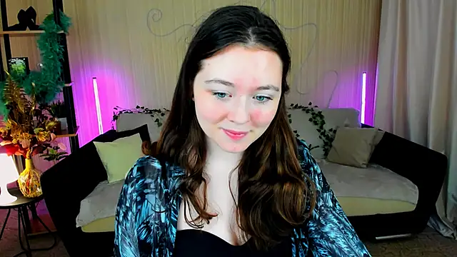 AlluringLookk online show from November 15, 2025, 4:32 am