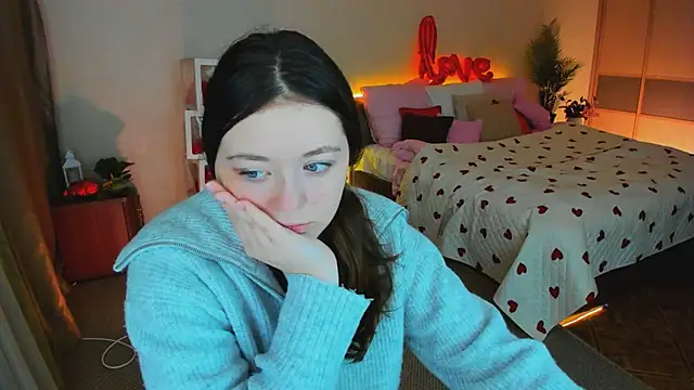 AlluringLookk online show from February 15, 2026, 4:09 am