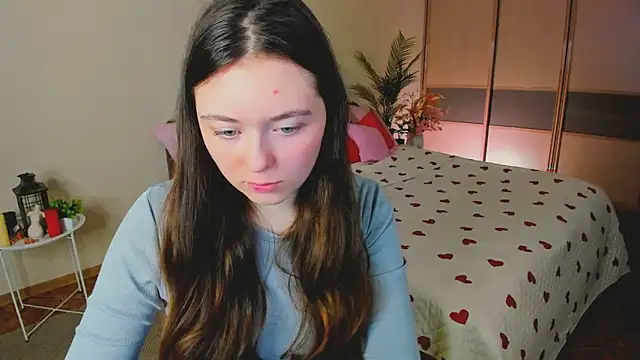 AlluringLookk online show from April 22, 2026, 4:52 pm