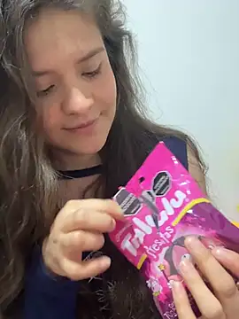 Emilyybennet  online show from April 18, 2026, 2:37 am