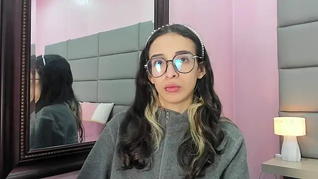 Emilia Bons online show from February 19, 2026, 1:29 pm