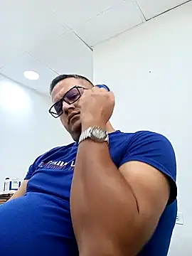 geimos36 online show from November 21, 2025, 6:06 pm