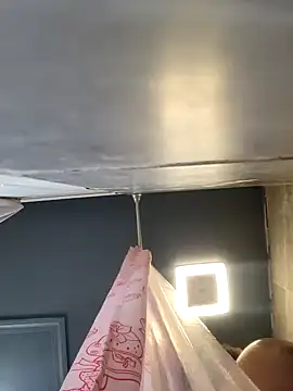 chocolate bella online show from April 13, 2026, 10:48 pm