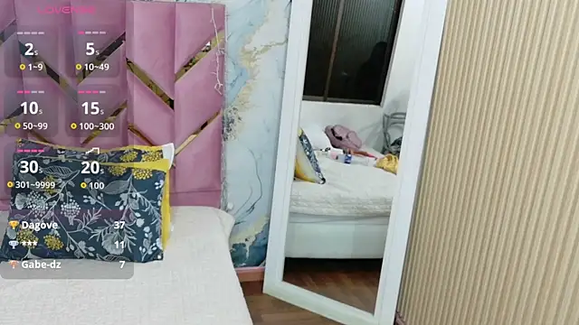 Snapshot of curvybrunnett chatting on October 21, 2025, 2:45 am curvybrunnett online show from October 21, 2025, 2:45 am