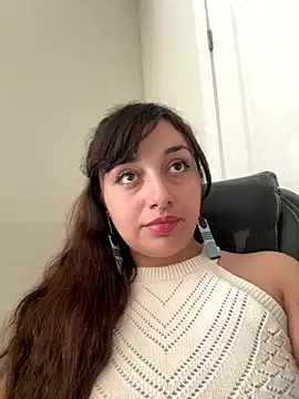 CharmingMaddie online show from October 31, 2025, 3:57 pm