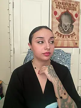 CharmingMaddie online show from February 10, 2026, 5:06 pm