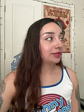 CharmingMaddie online show from April 17, 2026, 3:15 pm