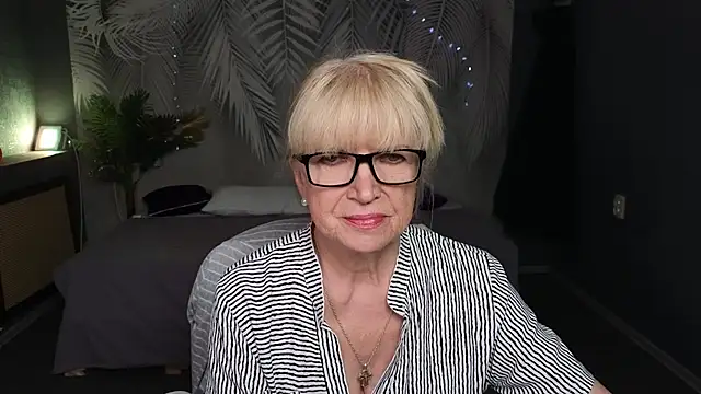 Snapshot of Sabina_Ros chatting on September 26, 2025, 7:23 am Sabina Ros online show from September 26, 2025, 7:23 am