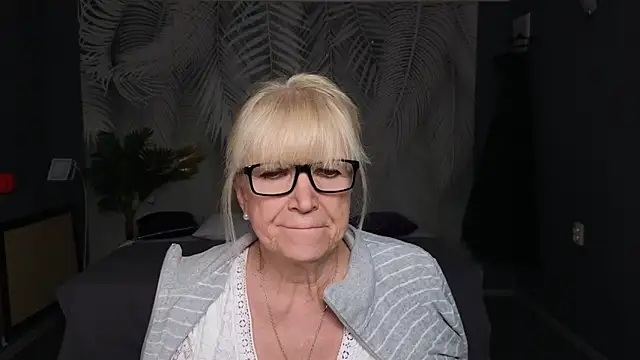 Snapshot of Sabina_Ros chatting on October 1, 2025, 7:14 am Sabina Ros online show from October 1, 2025, 7:14 am