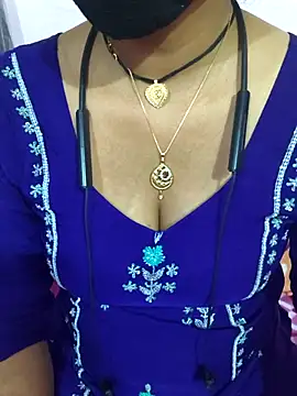 Love-pari077 online show from February 16, 2026, 3:41 pm