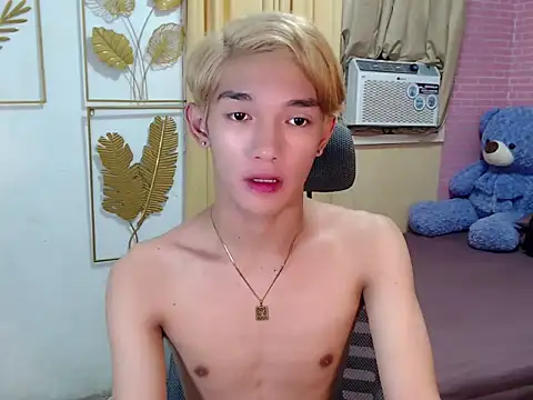 fuckerfriendsxx online show from April 12, 2026, 4:39 am