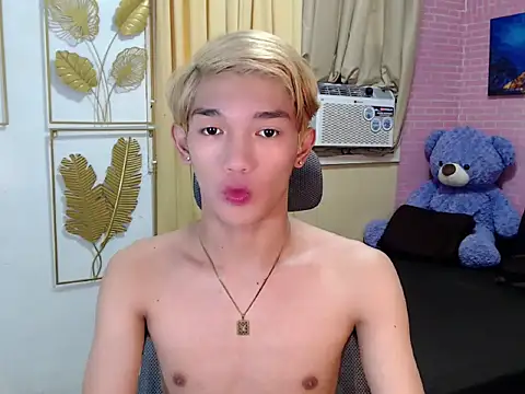 fuckerfriendsxx online show from April 18, 2026, 12:25 am