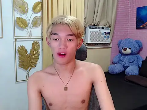 fuckerfriendsxx online show from April 19, 2026, 7:38 pm