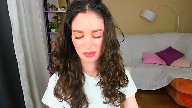 ChristinaConteeree online show from September 17, 2025, 1:46 pm