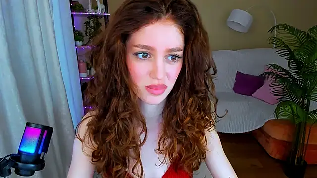 ChristinaConteeree online show from October 7, 2025, 1:19 pm