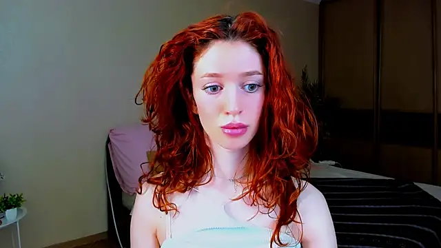Snapshot of ChristinaConteeree chatting on July 21, 2026, 7:05 pm ChristinaConteeree online show from July 21, 2026, 7:05 pm
