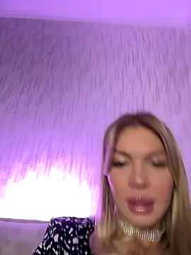 miss veroNika online show from December 16, 2025, 2:27 am