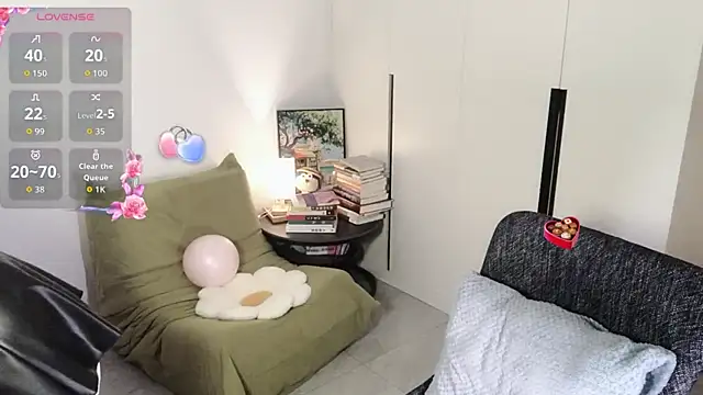 Emmaq996 online show from September 9, 2025, 3:17 am