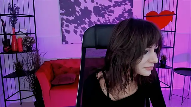 CrystallBloom online show from October 8, 2025, 1:36 am