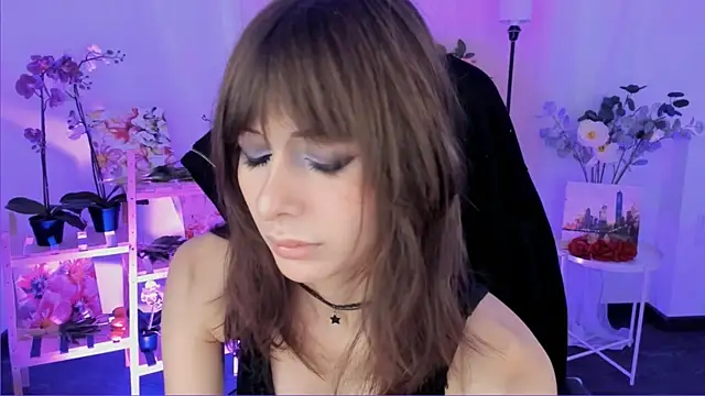 CrystallBloom online show from December 16, 2025, 4:12 pm