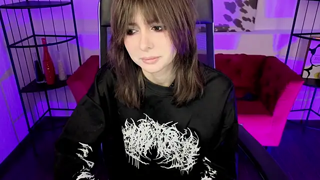 CrystallBloom online show from April 1, 2026, 1:17 am