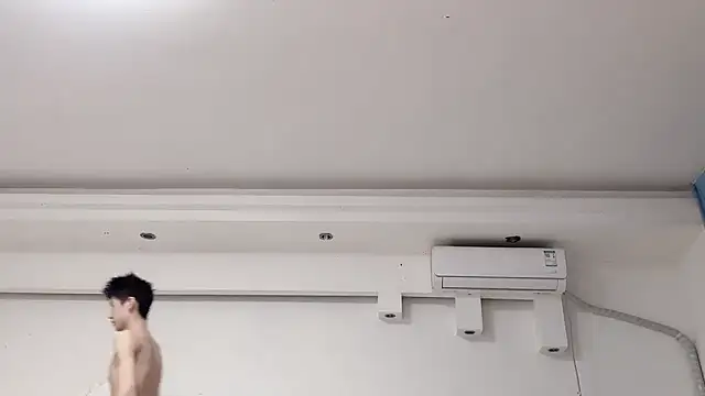 xiaojie2563 online show from September 13, 2025, 11:43 am