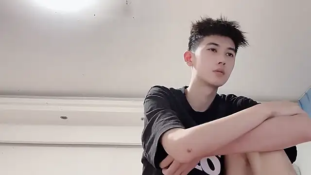 xiaojie2563 online show from September 28, 2025, 9:47 am