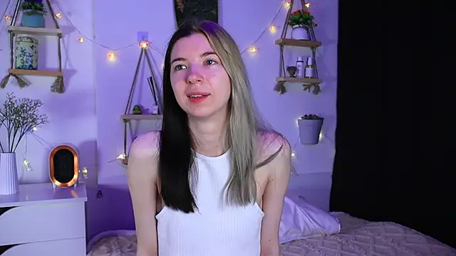 EmmieBlade online show from October 10, 2025, 7:13 pm