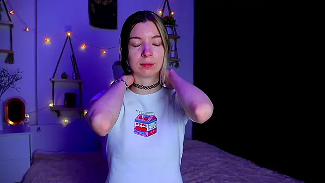 EmmieBlade online show from October 18, 2025, 7:14 pm